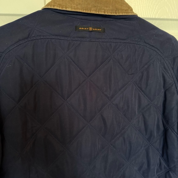 Ariat Women’s Quilted Navy Jacket with Tan Collar Medium - Picture 4 of 7